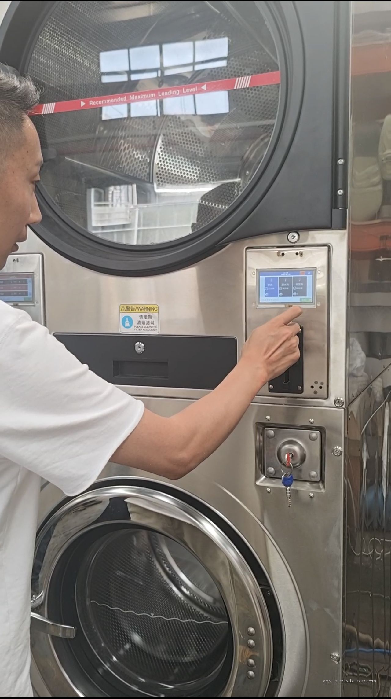 Xinengxing Finishes Commissioning of Custom Coin-Operated Washers for Brazilian Client with Portuguese HMI & Multi-Payment Upgrade